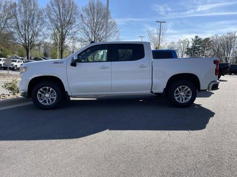 Used 2025 Chevrolet Silverado 1500 LT image 2