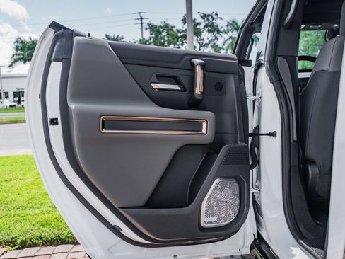 Used 2025 GMC Hummer EV 2X AWD/4WD image 35