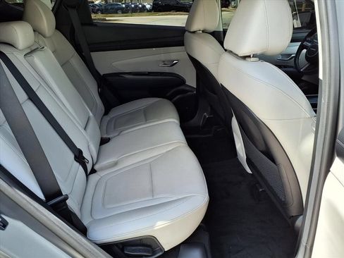 Used 2025 Hyundai Tucson Limited FWD image 12