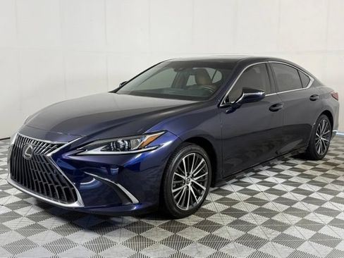 Used 2022 Lexus ES 350 w/ Premium Package FWD image 2