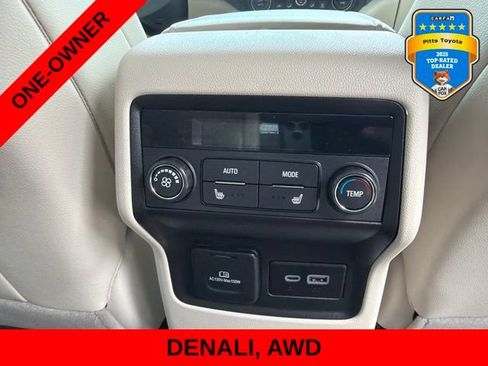 Used 2023 GMC Acadia Denali w/ Denali Ultimate Package AWD/4WD image 15
