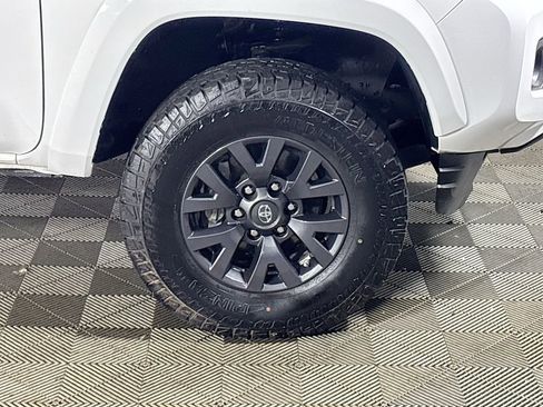 Used 2020 Toyota Tacoma SR5 image 22