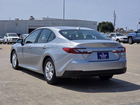 Used 2025 Toyota Camry LE FWD image 7
