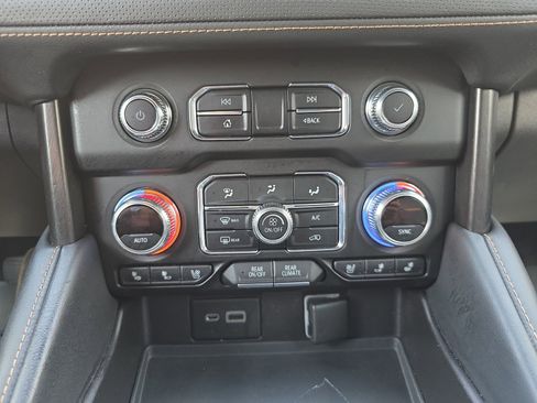 Used 2021 GMC Yukon AT4 w/ AT4 Premium Plus Package AWD/4WD image 31