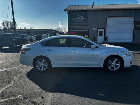 Used 2014 Nissan Altima 2.5 SV image 8