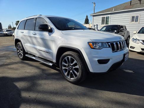 Used 2018 Jeep Grand Cherokee Limited image 4