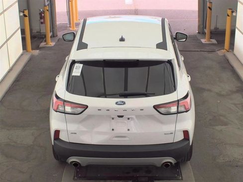 Used 2020 Ford Escape SE image 6