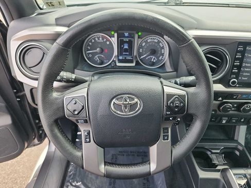Used 2022 Toyota Tacoma Limited AWD/4WD image 19