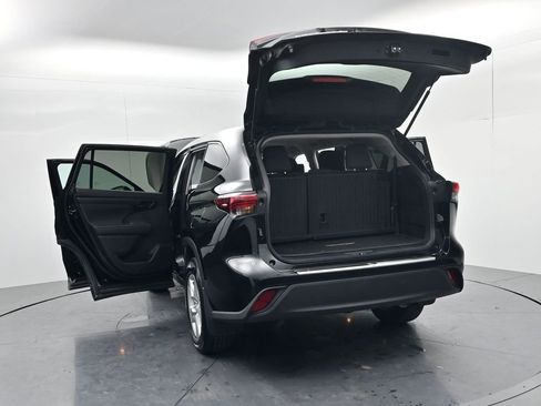 Used 2023 Toyota Highlander L FWD image 60