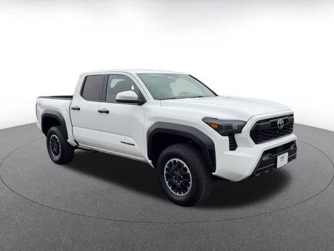 Used 2025 Toyota Tacoma TRD Off-Road image 2