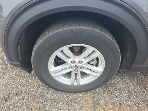 Used 2023 Ford Explorer XLT w/ Equipment Group 202A image 10