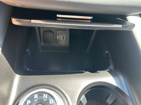 Used 2025 Ford Explorer Active AWD/4WD image 21