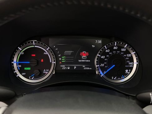 Used 2023 Toyota Highlander XLE image 19