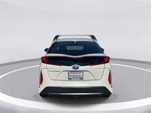 Used 2017 Toyota Prius Prime Advanced image 6