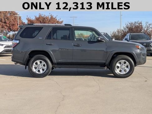 Used 2024 Toyota 4Runner SR5 Premium image 4