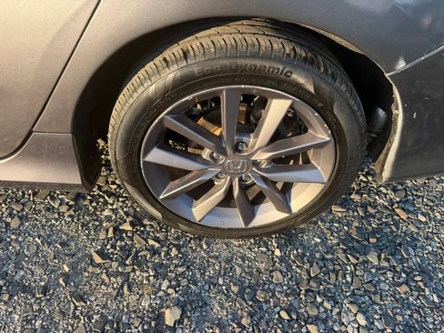 Used 2021 Honda Civic EX image 9
