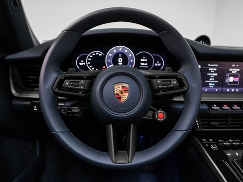 Used 2025 Porsche 911 Carrera image 39