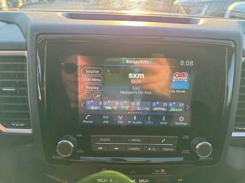 Used 2024 Nissan Frontier SV w/ SV Convenience Package image 19