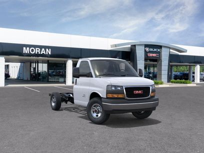 New 2025 GMC Savana 3500 w/ Power Convenience Package