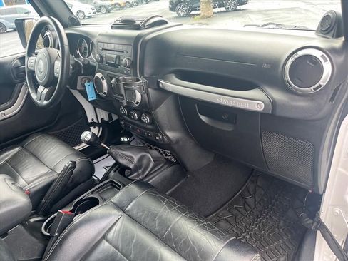 Used 2012 Jeep Wrangler Unlimited Sahara w/ Connectivity Group image 25