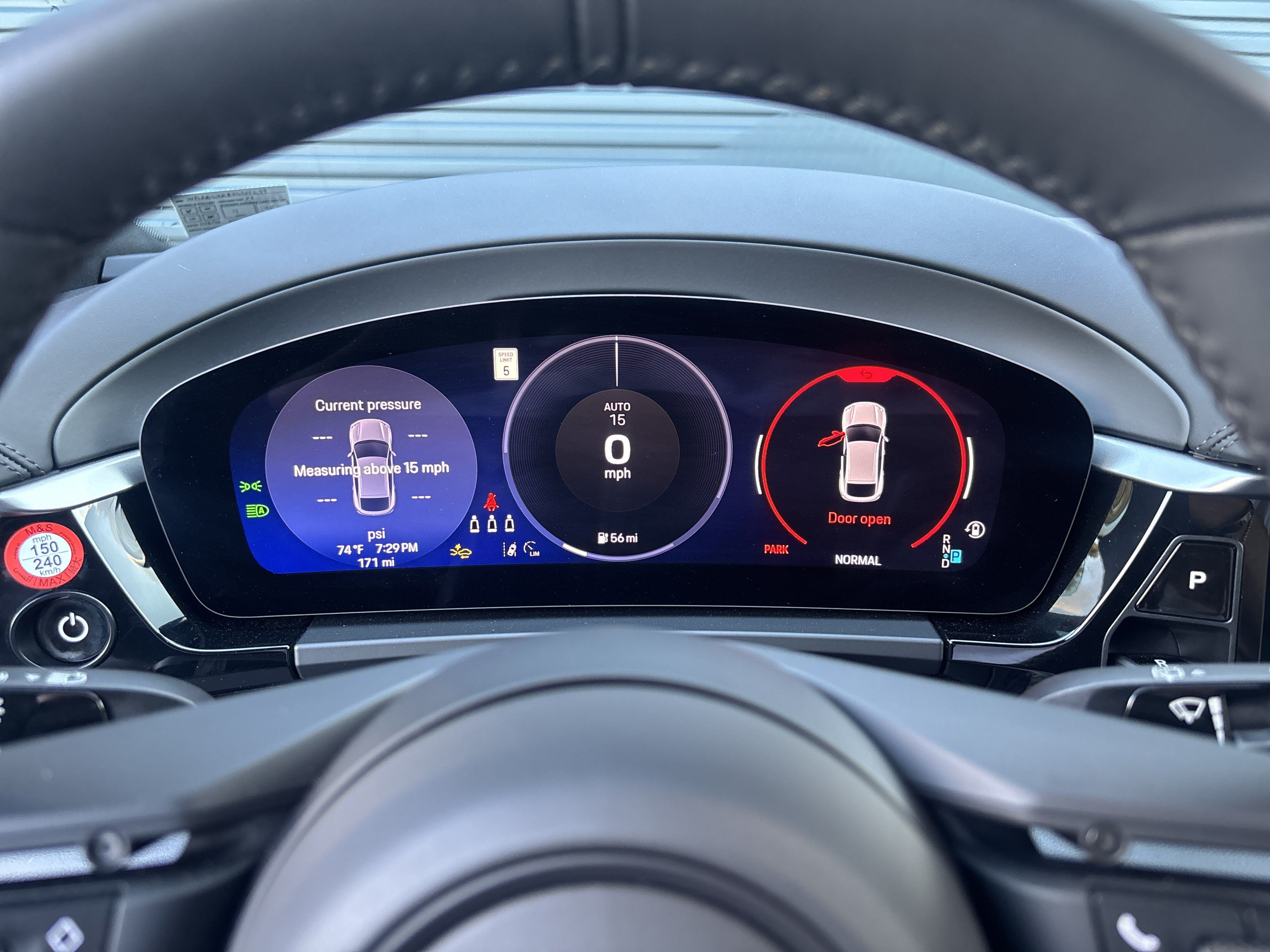 Certified 2025 Porsche Macan 4S Electric AWD/4WD image 14