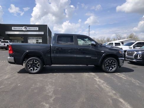 New 2026 RAM 1500 Laramie AWD/4WD image 14