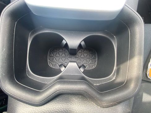 Used 2021 Toyota RAV4 LE image 16