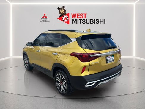 Used 2022 Kia Seltos SX w/ Sunroof Package AWD/4WD image 3