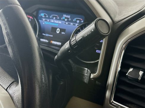 Used 2018 Ford F250 Lariat w/ Lariat Value Package image 16