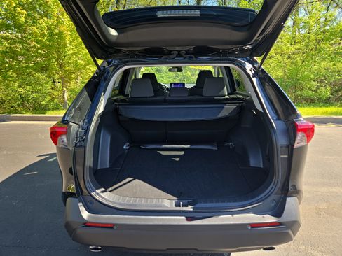 Used 2024 Toyota RAV4 XLE image 9