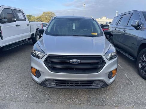 Used 2019 Ford Escape S image 2