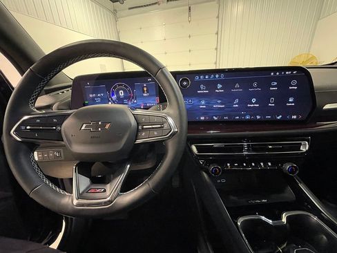 Used 2025 Chevrolet Traverse Z71 image 40