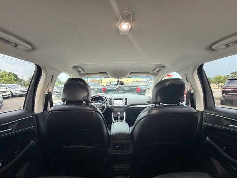 Used 2017 Ford Edge SEL w/ Equipment Group 201A AWD/4WD image 16