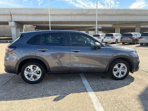 Used 2025 Honda HR-V LX image 8