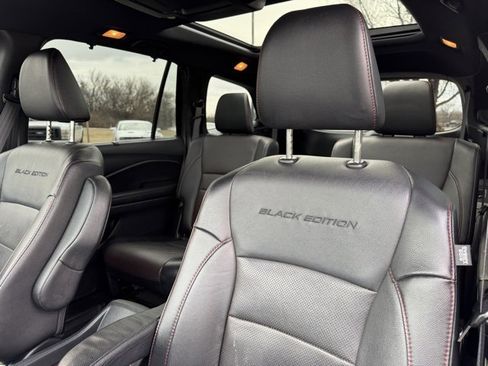 Used 2022 Honda Pilot Black Edition image 17