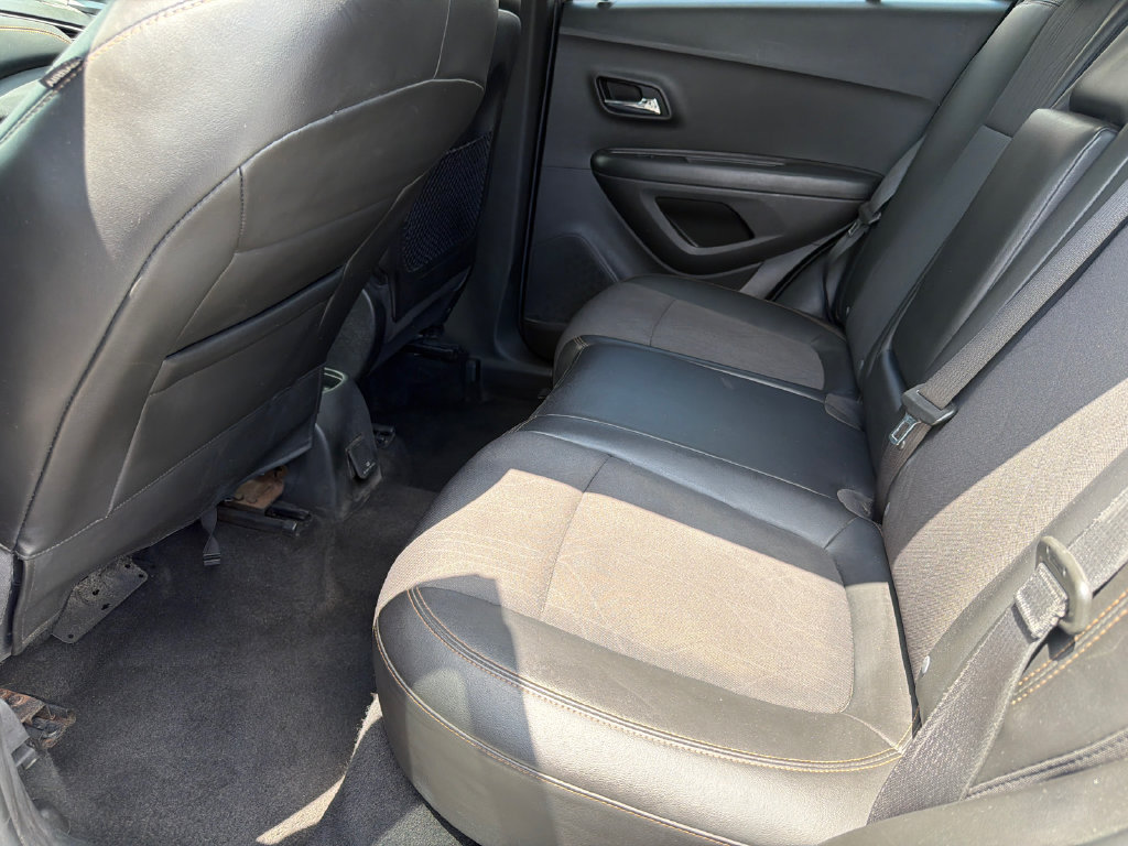 Used 2020 Chevrolet Trax LT w/ LT Convenience Package FWD image 25