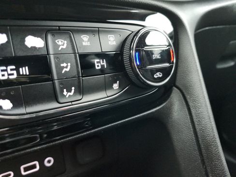 Used 2021 Buick Encore GX Essence w/ Experience Buick Package FWD image 22