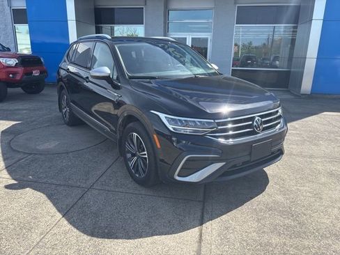 Used 2024 Volkswagen Tiguan Wolfsburg Edition image 2