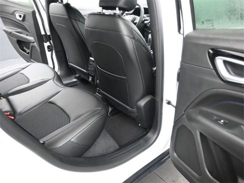 New 2026 Jeep Compass Latitude image 20