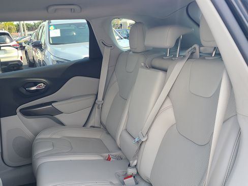 Used 2020 Jeep Cherokee Limited FWD image 13