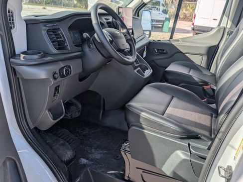 New 2026 Ford Transit 250 148 Medium Roof RWD image 5