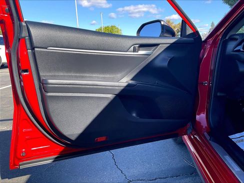 Used 2023 Toyota Camry SE image 23