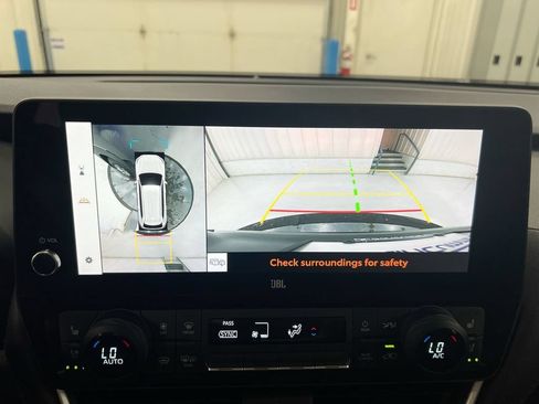Used 2024 Toyota Grand Highlander AWD image 16