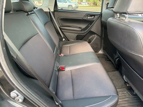 Used 2018 Subaru Forester 2.5i Premium image 18