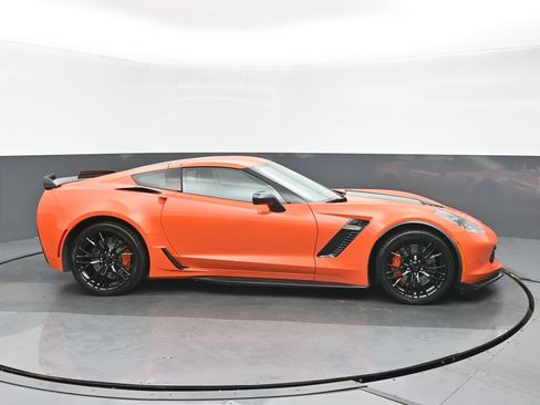 Used 2019 Chevrolet Corvette Z06 RWD image 2