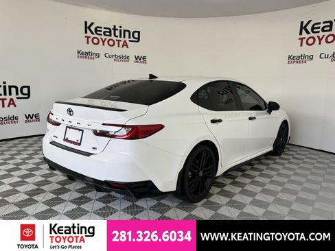 New 2026 Toyota Camry Hybrid FWD image 14