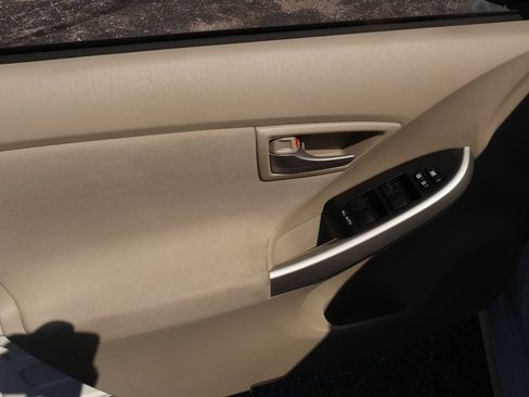 Used 2015 Toyota Prius Three FWD image 15