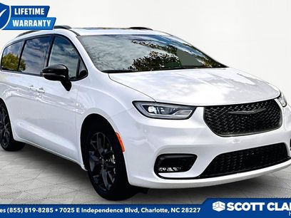 Used 2026 Chrysler Pacifica Limited w/ S Appearance Package