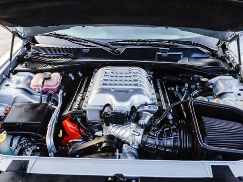 Used 2019 Dodge Challenger SRT Hellcat image 27