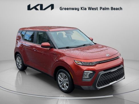 Certified 2021 Kia Soul LX image 2